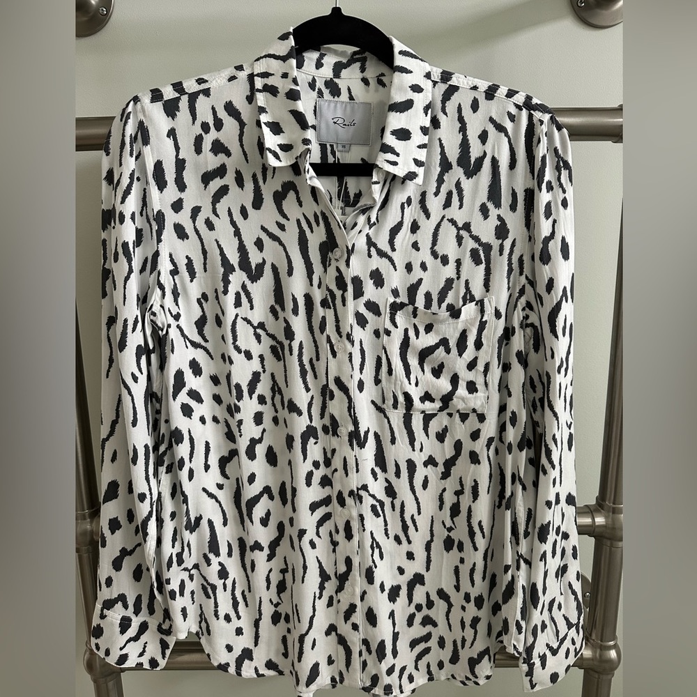 Rails XS long sleeve button down top NWT